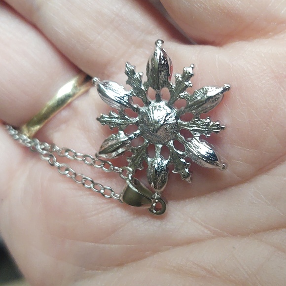 Red Rhinestone Snowflake Pendant - Picture 3 of 3